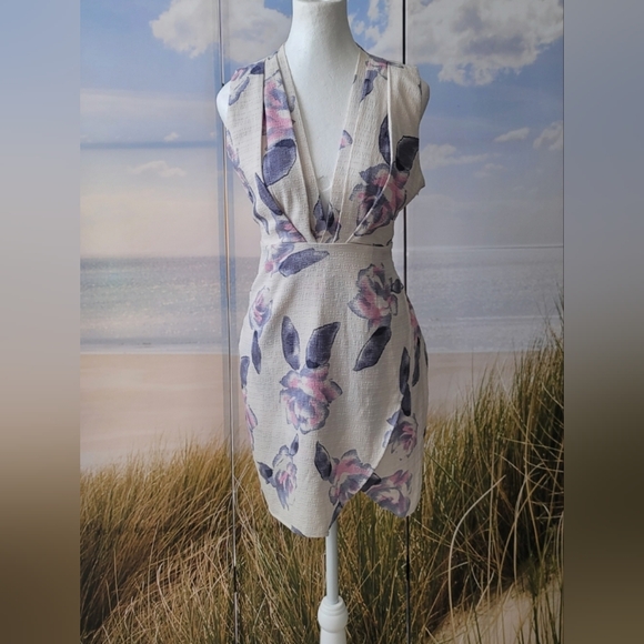 TOBI MINI DRESS DEEP V CUT - Picture 4 of 13